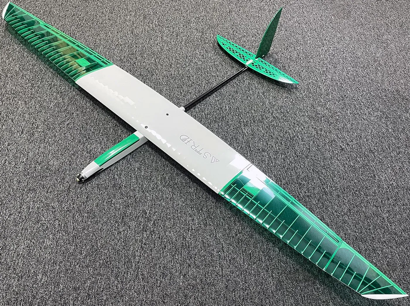 Astrid E – Planeur RC F5J – 200 cm / 78 in – KIT