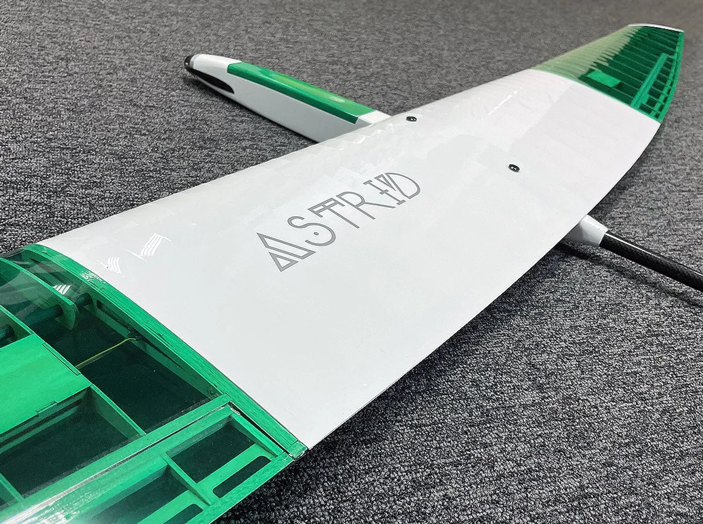 Astrid E LITE – Planeur RC F5J – 200 cm / 78 in – KIT