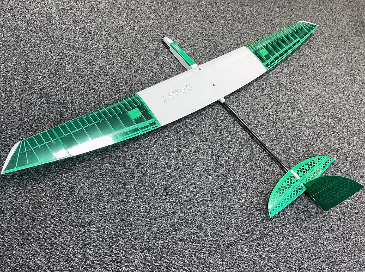 Astrid E LITE – Planeur RC F5J – 200 cm / 78 in – KIT