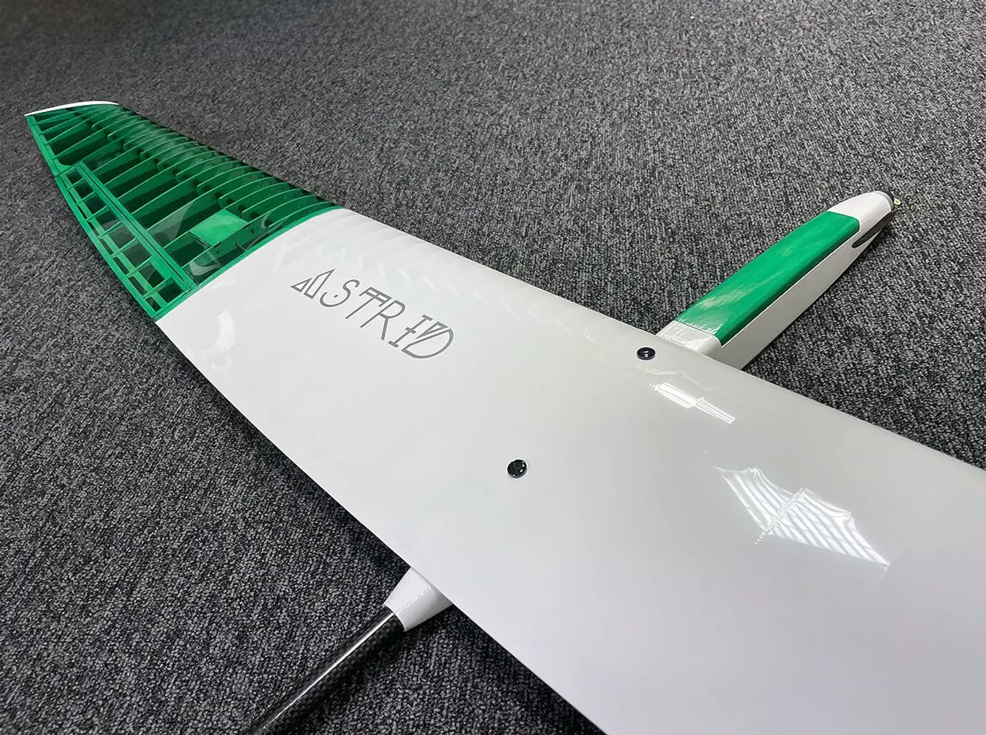 Astrid E LITE – Planeur RC F5J – 200 cm / 78 in – KIT